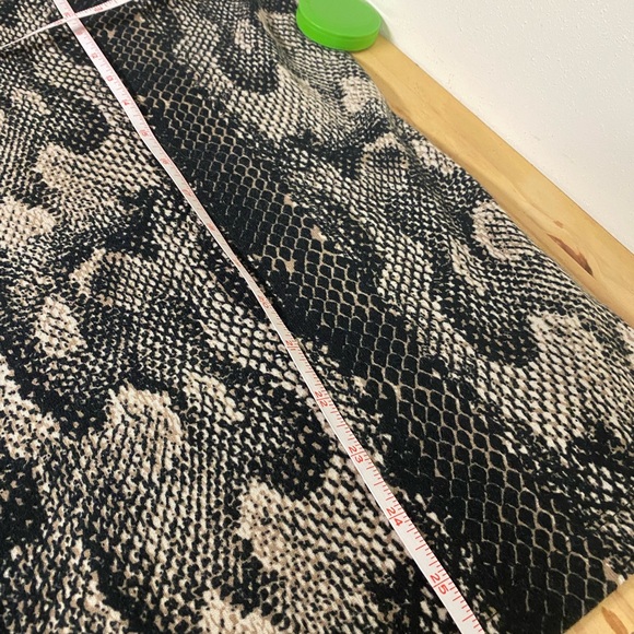 Rafaella Snake print Top / Tunic / Jacket with suede trim and brass snaps. 1X - Picture 6 of 8